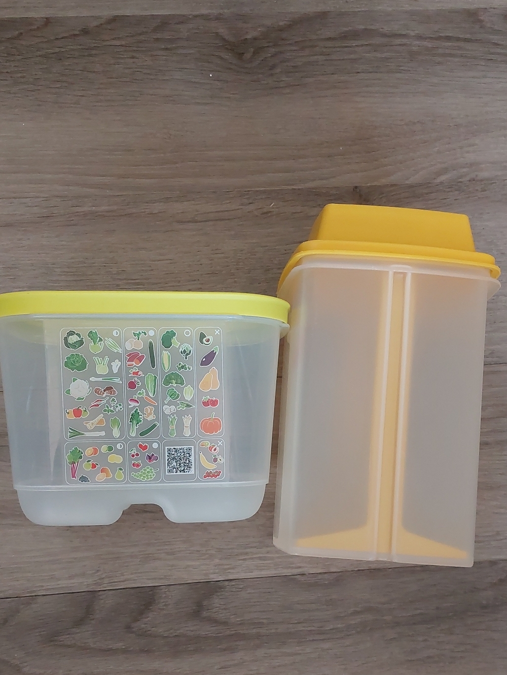 Vintage Tupperware Yellow Pick-A-Deli Pickle Keeper & FridgeSmart Set